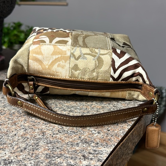 Coach Holiday Patchwork Purse great condition - Picture 4 of 12
